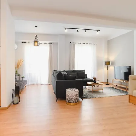 Mandraki Center Apartment